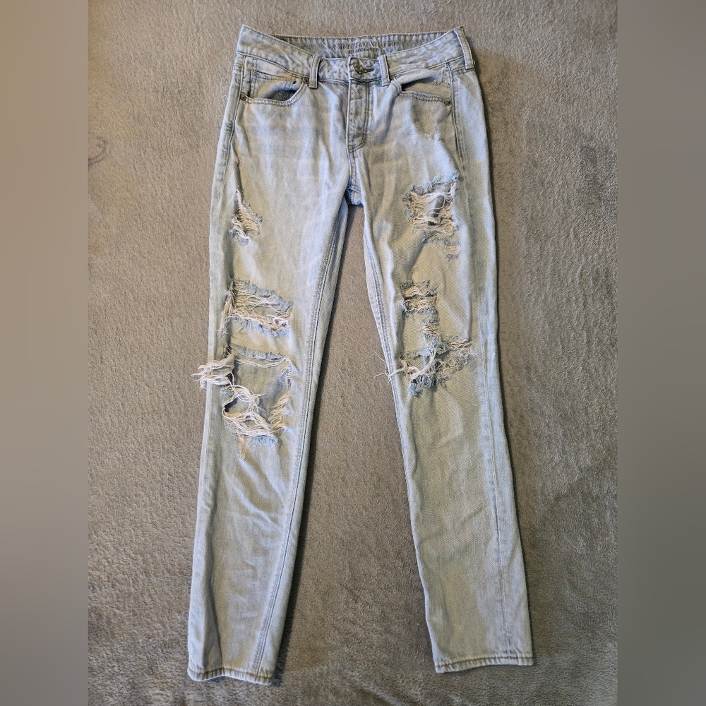 American Eagle Outfitters Baggy A-line Fit Jean- Ultra Light Wash- Size 4 Long
